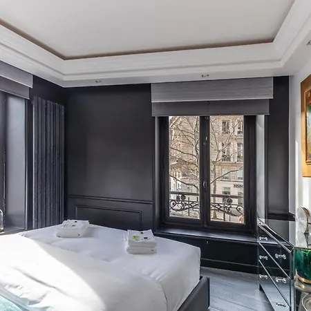 Modern And Unique Near The Champs Elysees Апартаменты